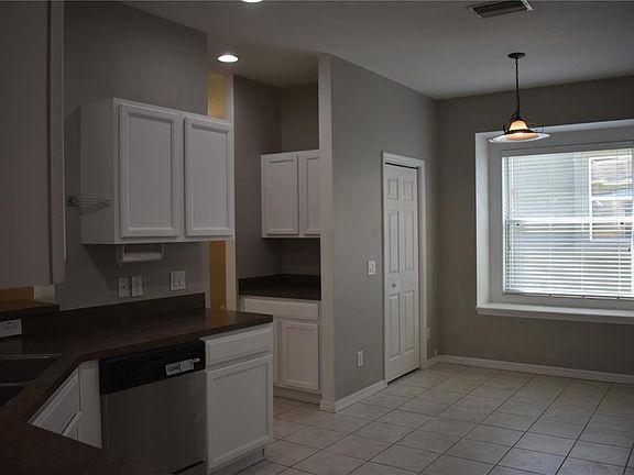 5th image of 644 Chesney Dr