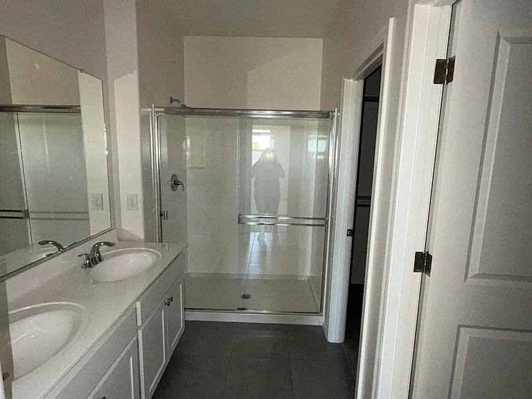 1515 W Pima Ave — Photo 3