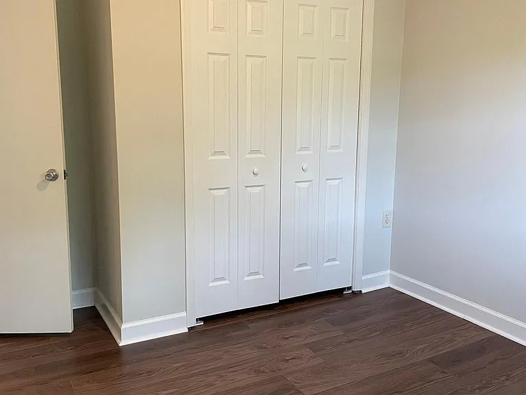 Closet bedroom 2