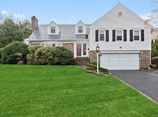 1091 California Rd, Eastchester, NY 10709