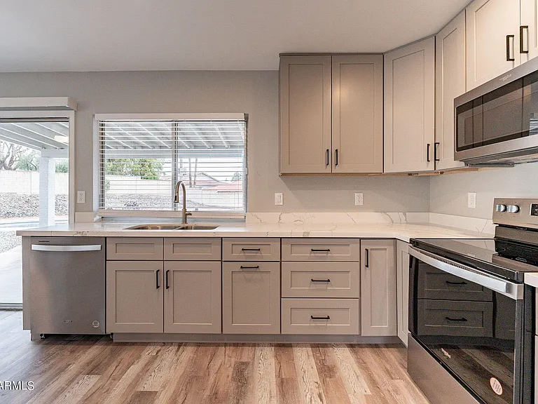 2318 E Lupine Ave — Photo 18