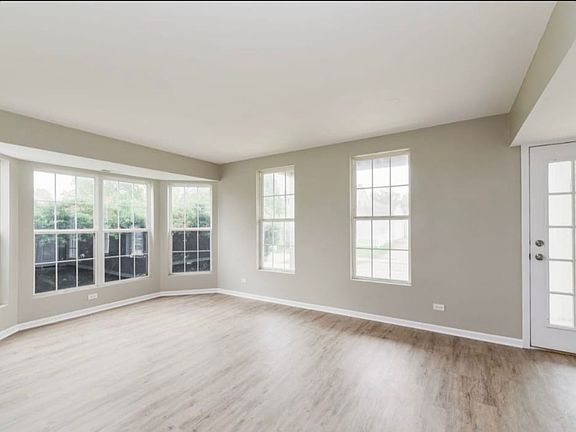 5th image of 1670 Park Vista Ln