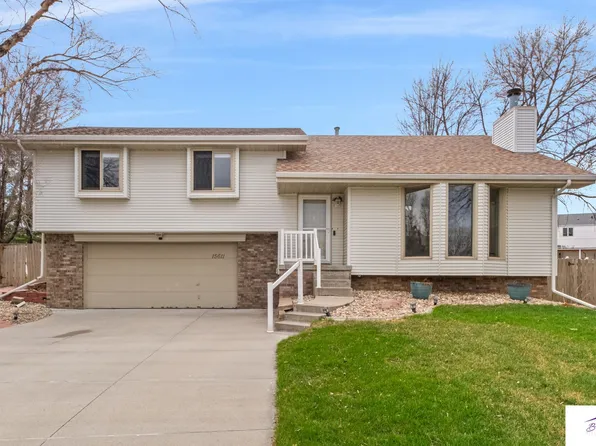 15611 Franklin Cir, Omaha, NE 68118