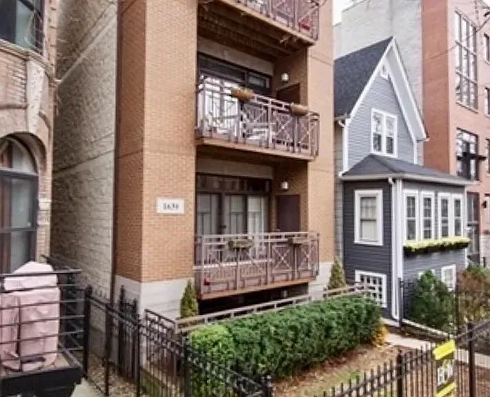 1639 N Oakley Ave #2 — Photo 1