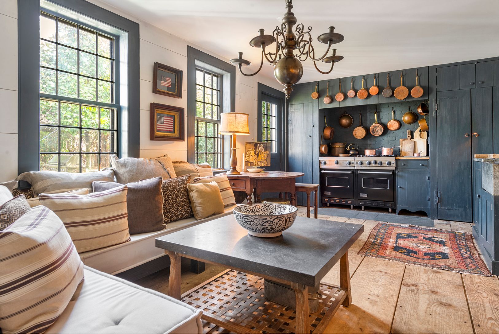  Kitchen w/ Breakfast/Lounge