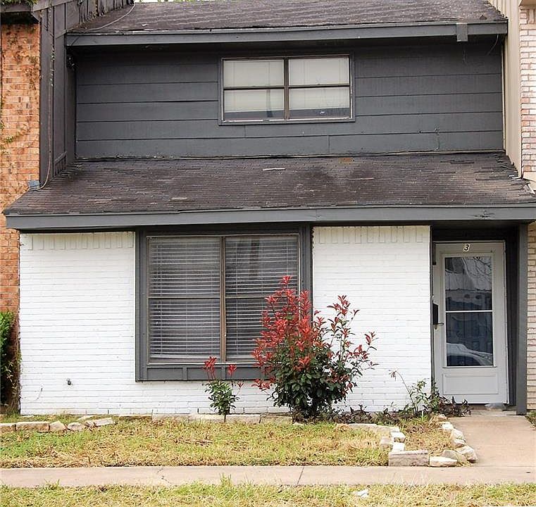 1st image of 1601 N De Leon St APT 3