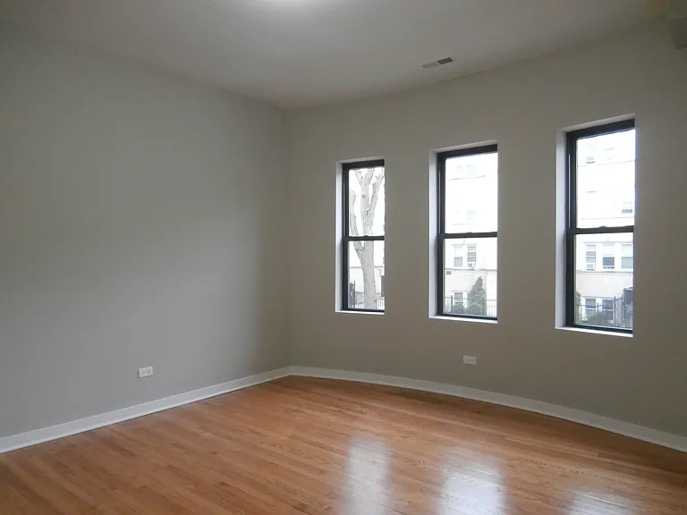 2325 W Arthur Ave #2 — Photo 4