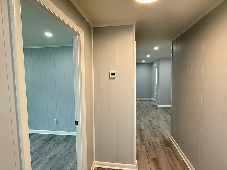 215 Newton Ln — Photo 31