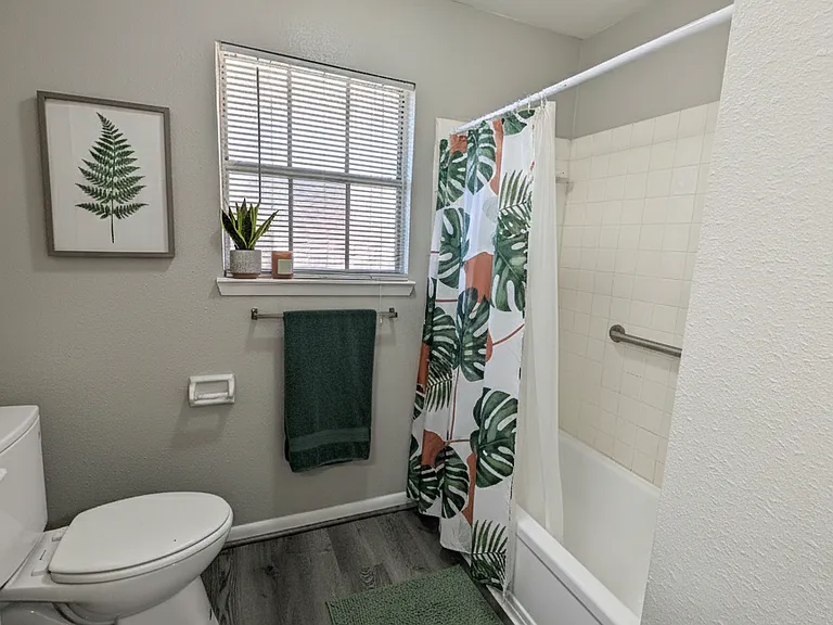 Hidden Park Apartments — Photo 19