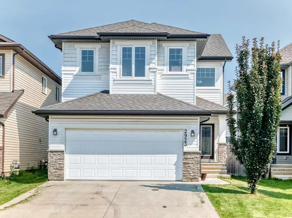 2923 16th St NW, Edmonton, AB T6T 0V6