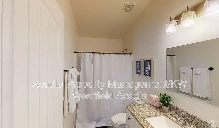 561 N 10th Pl #103 — Photo 24