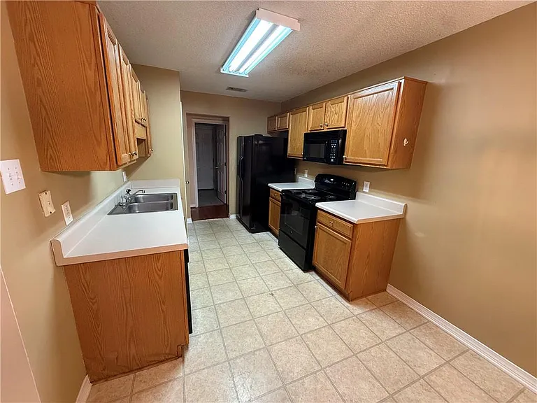 1363 Kilearn Dr — Photo 5