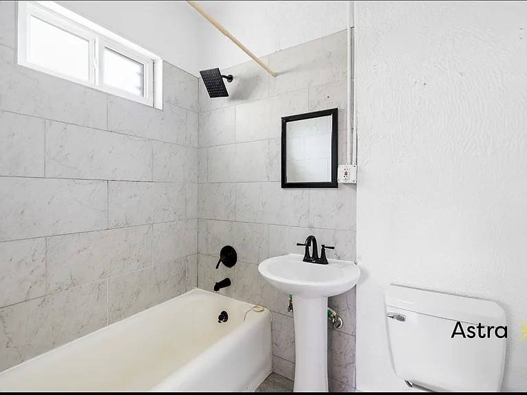 323 N Westland Ave #6 — Photo 6