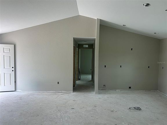 5th image of 11506 SW LEMON AVENUE