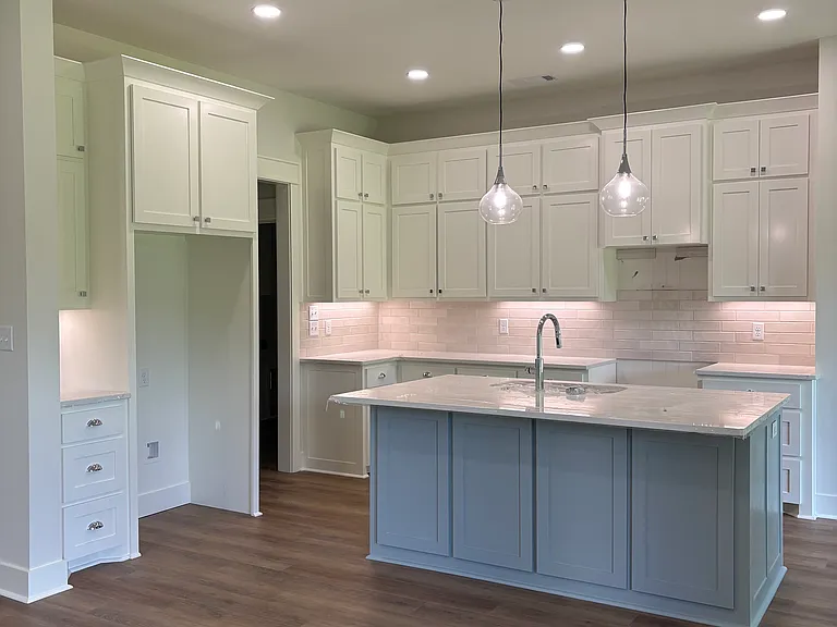 706 N Cedar St — Photo 5