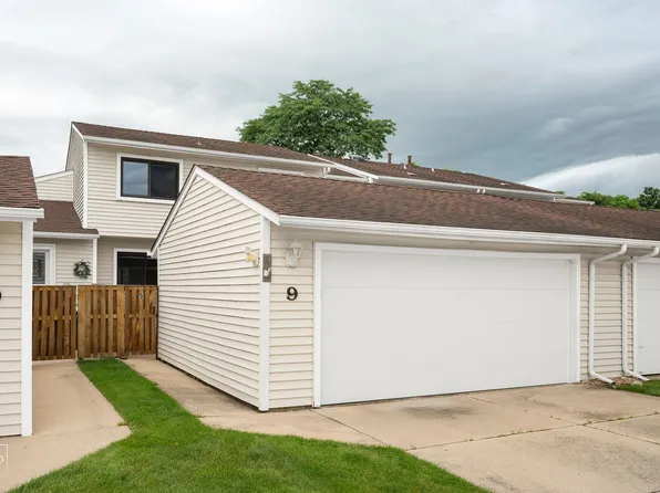 9 Wake Robin Ct, Woodridge, IL 60517