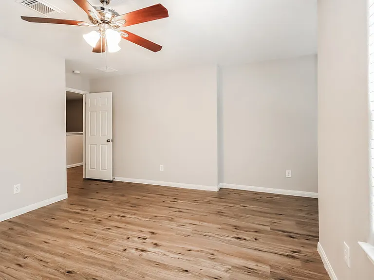 21619 Kingston Terrace Ln — Photo 14