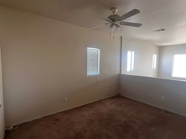 228 Positive Point St — Photo 12