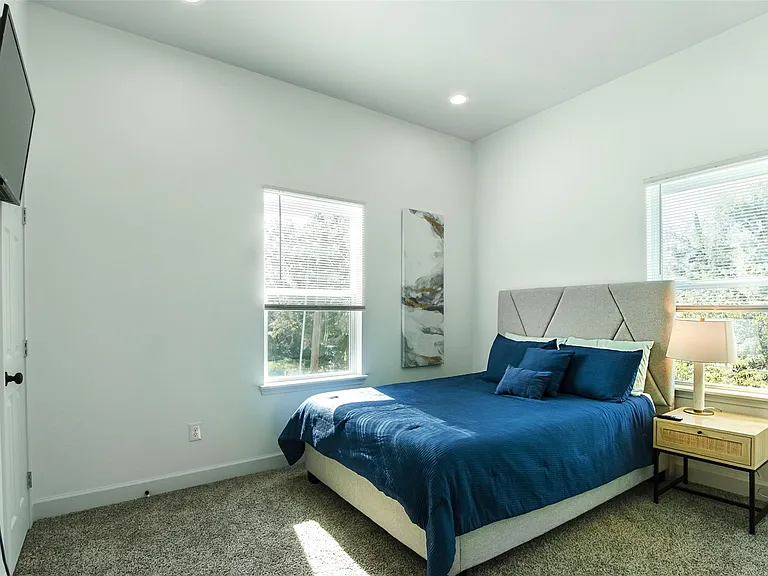 4114 Ward St — Photo 36