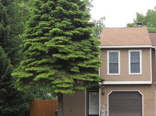 48 Carriage Rd, Clifton Park, NY 12065