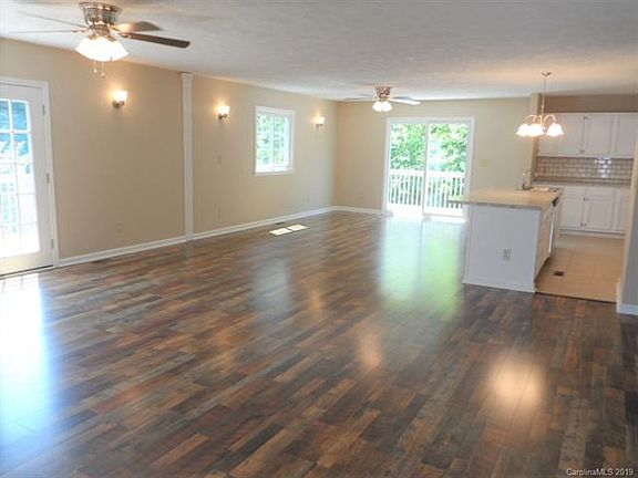 3rd image of 601 Dixie Ave NW