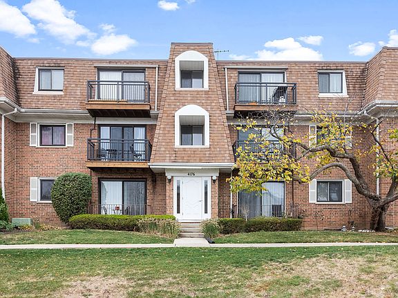 2nd image of 4176 Cove Ln #2E