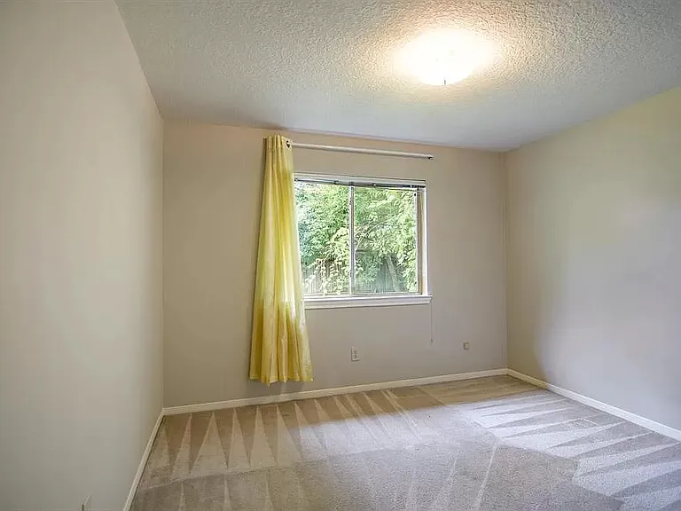 8311 Berkely Ct — Photo 10