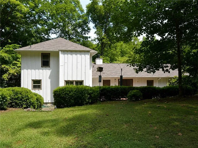 3470 Clubland Dr — Photo 21