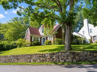 34 Holsman Rd, Staten Island, NY 10301