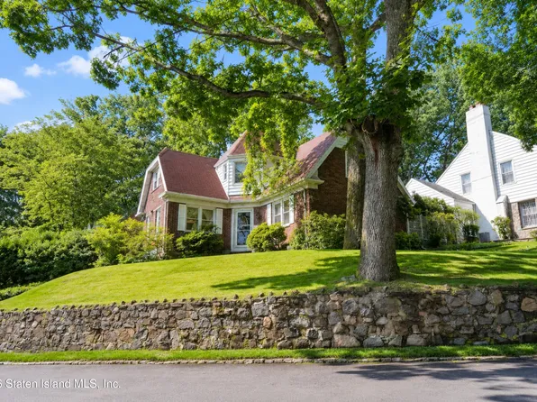 34 Holsman Rd, Staten Island, NY 10301