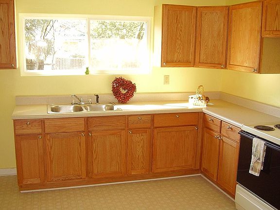 Spacious New Kitchen!