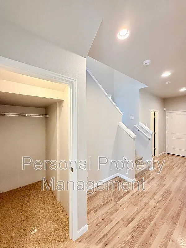 3 bed, 2.5 bath, 2069 sqft, $2,795 — Photo 4
