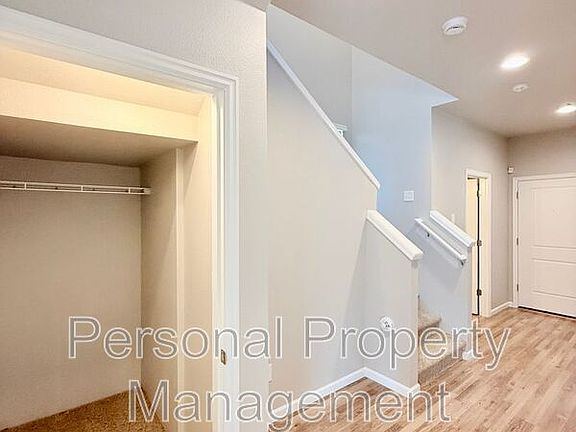 4th image of 2727 S White Salmon Dr