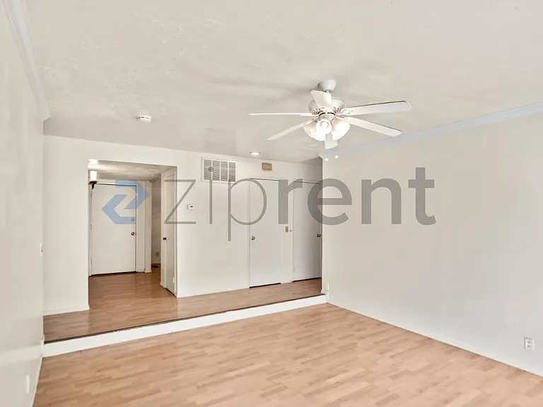 669 Shirecrest Ct — Photo 9