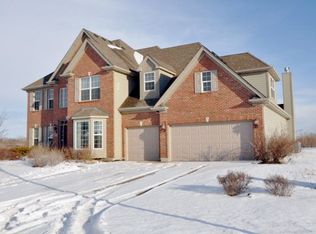 3810 Ivy Ln, Elgin, IL 60124