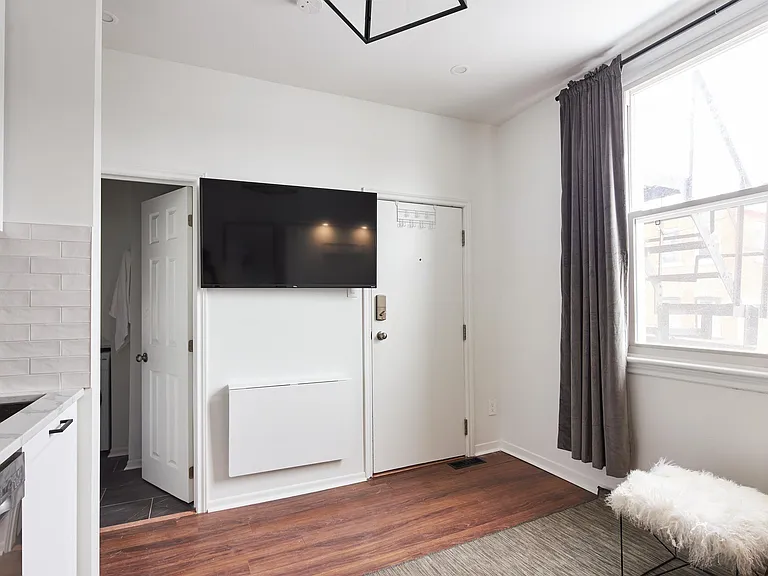 331 Catherine St — Photo 13