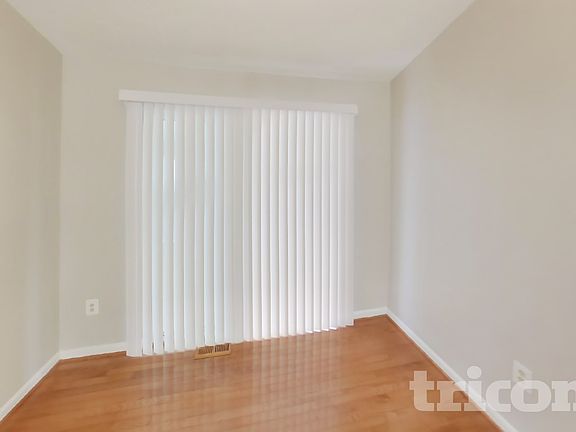 3rd image of 5920 Manor House Ln