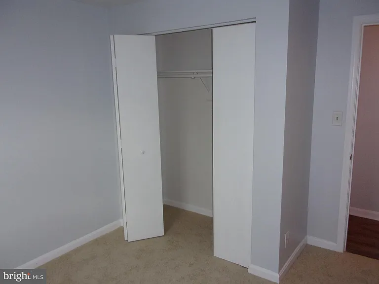 100 Chesterfield Ln — Photo 11