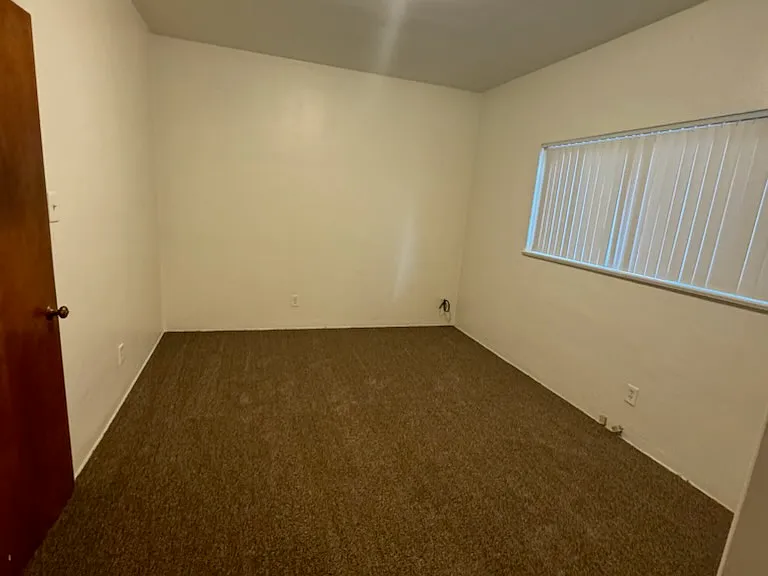 250 Goodman St — Photo 3