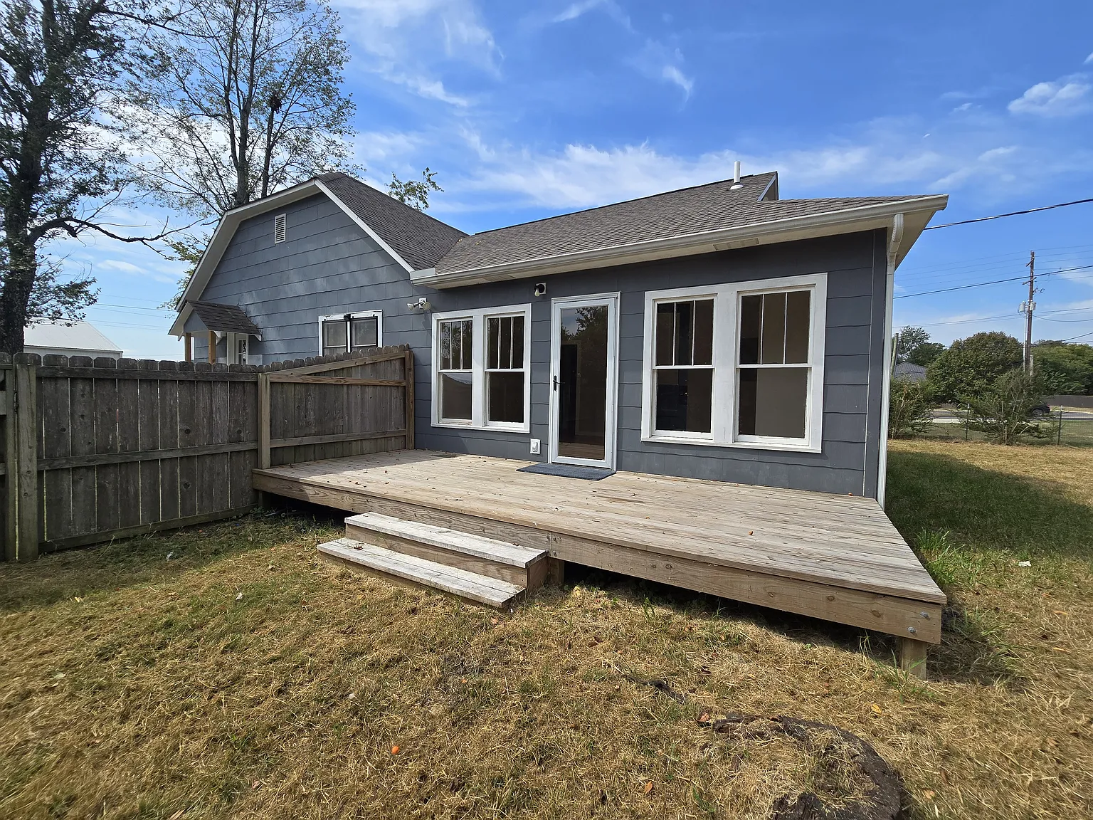 3 bed, 1450 sqft, $1,300 — Photo 4