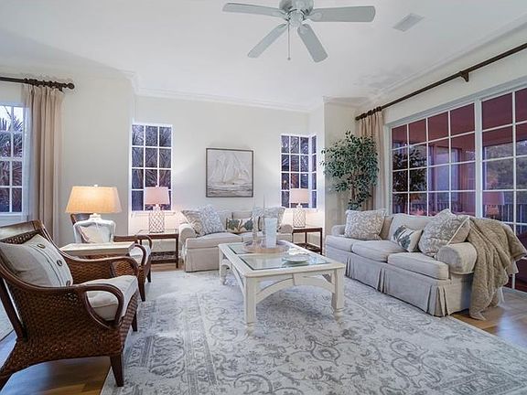 3rd image of 721 S Harbor Dr #2