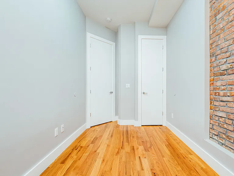 900 Flushing Ave #1R — Photo 9