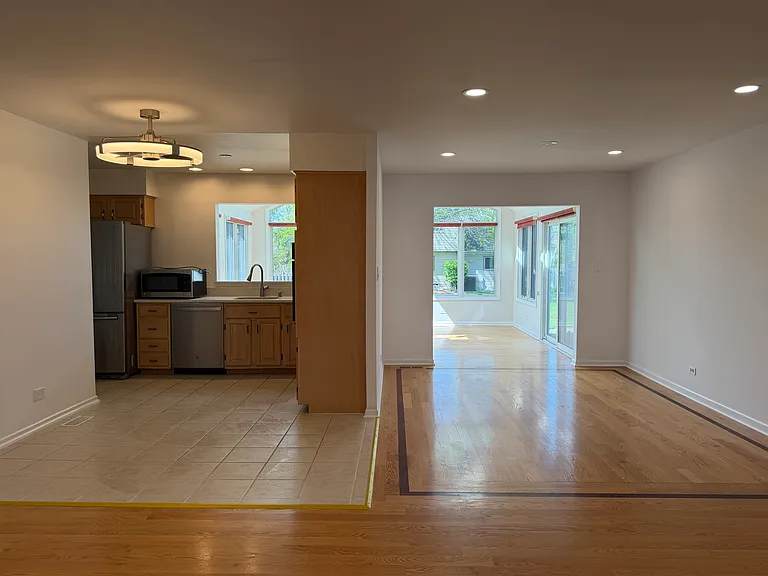 1161 Parker Ln — Photo 7