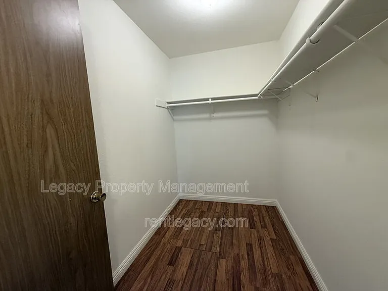 5460 Concord Blvd #B4 — Photo 11