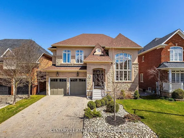 23 Weslock Cres, Aurora, ON L4G 7Y9