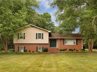 10116 Washam Potts Rd, Cornelius, NC 28031