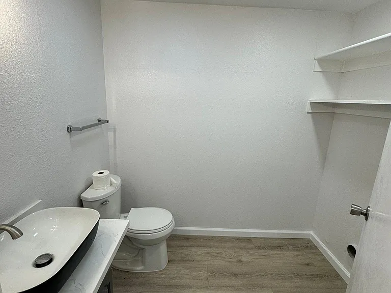 6274 Joaquin Murieta Ave #D — Photo 4