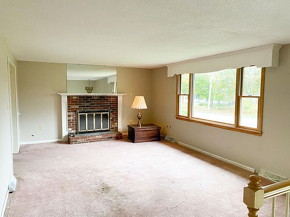 4th image of 1335 County Rd