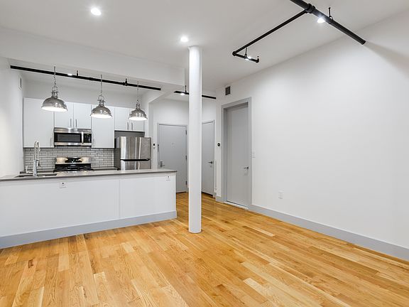 5th image of 347 Lorimer St #3BB