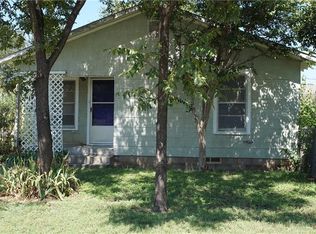 1009 Texas St, Graham, TX 76450
